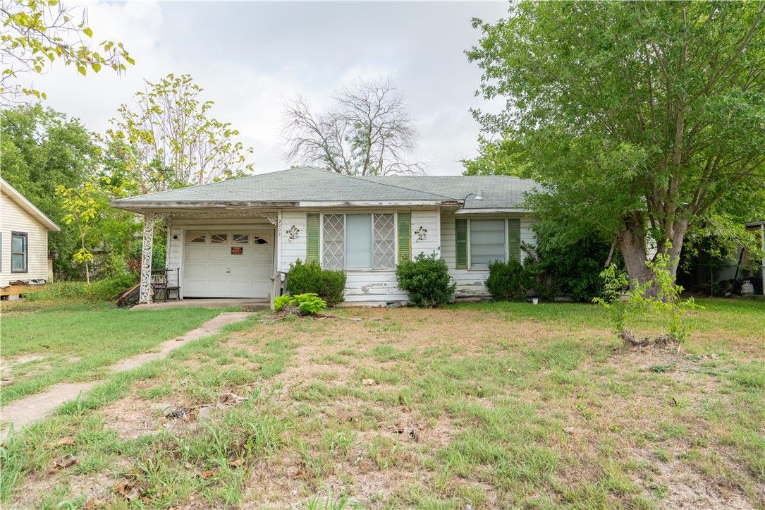2002 W 3rd Street, Taylor, TX, 76574 MLS 5544964