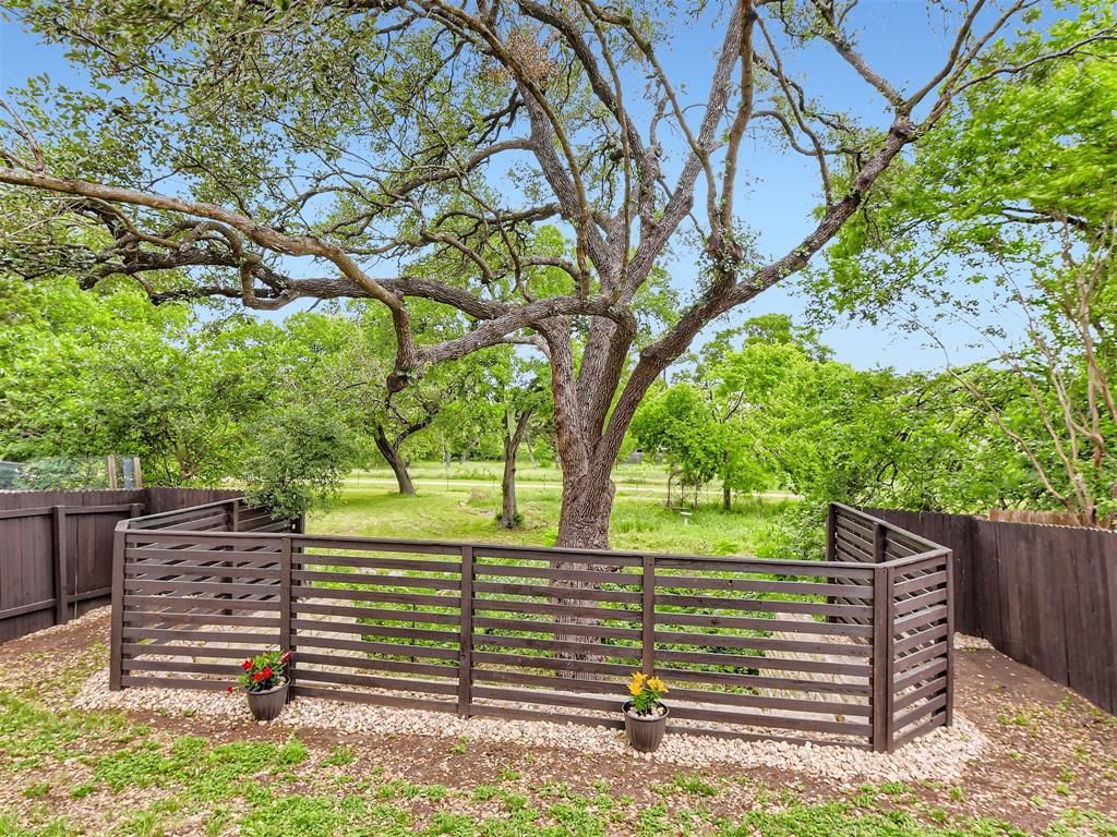 Austin Is Getting Bigger. So Are Its Fences.