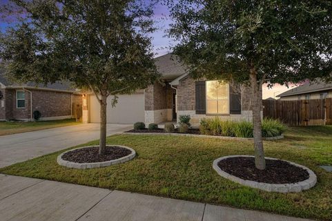 220 Pack Horse Dr, Bastrop, TX, 78602 - MLS# 1691694