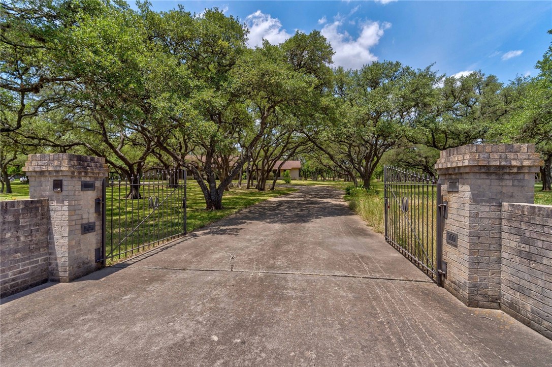 21 Country Oaks Drive, Buda, TX, 78610 MLS 4378427