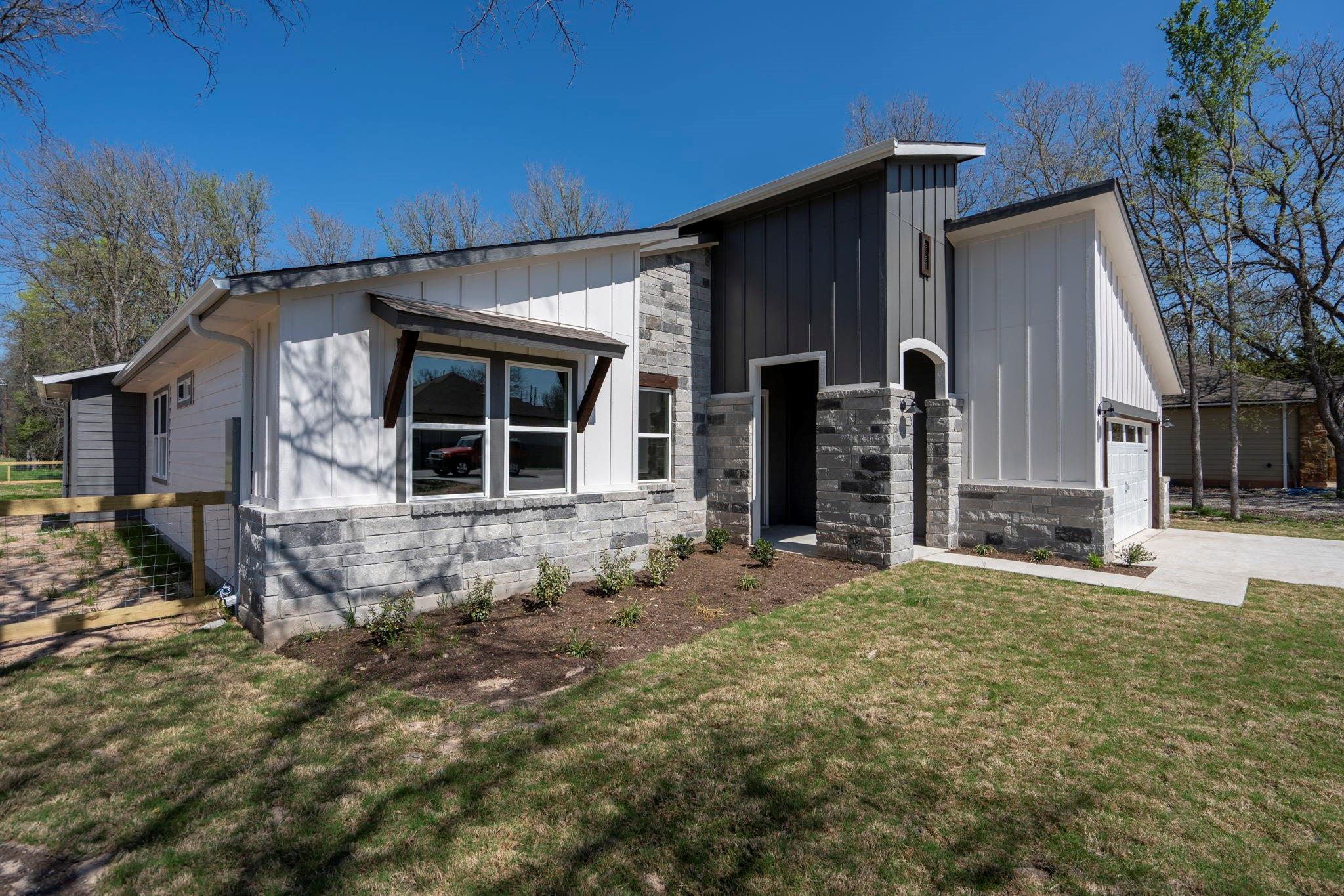 Tahitian Village Homes for Sale Tahitian Village, Bastrop, TX