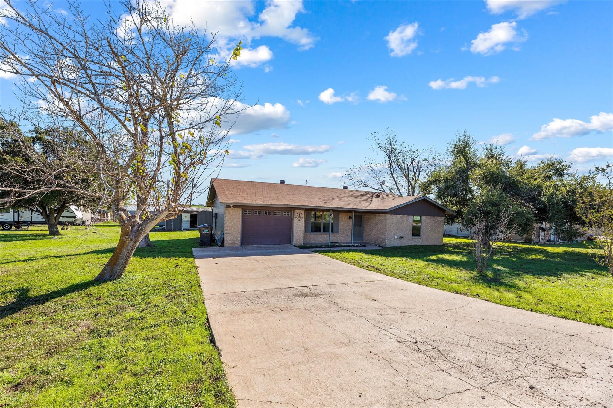 407 N Broad St, Coupland, TX, 78615 MLS 5323749