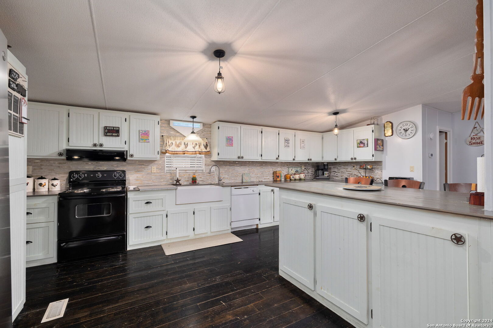 323-county-road-6842-lytle-tx-78052-mls-1795658