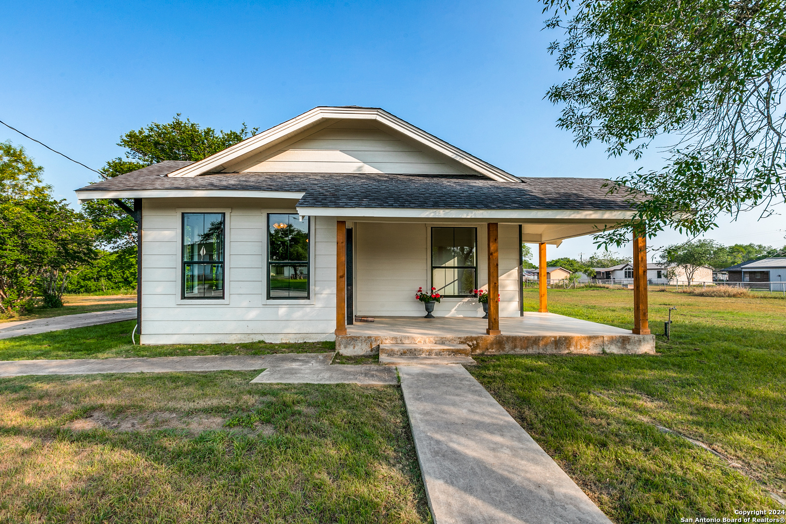 208 E Westmeyer St, Poth, TX, 78147 - MLS# 1765685